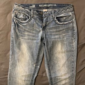 Juniors sparkle jeans size 11. Very cute jeans with sparkle accents